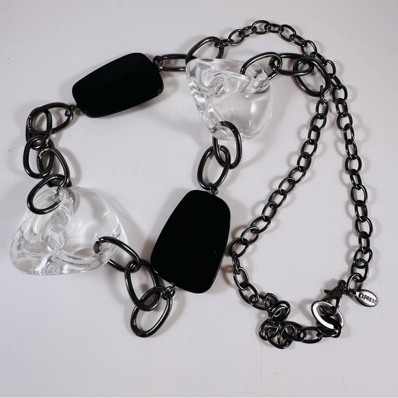Super cool modern Express necklace of chain and clear and black lucite accents - Picture 2 of 4